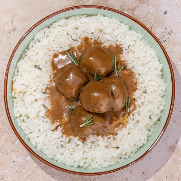 Albóndigas a la española con arroz