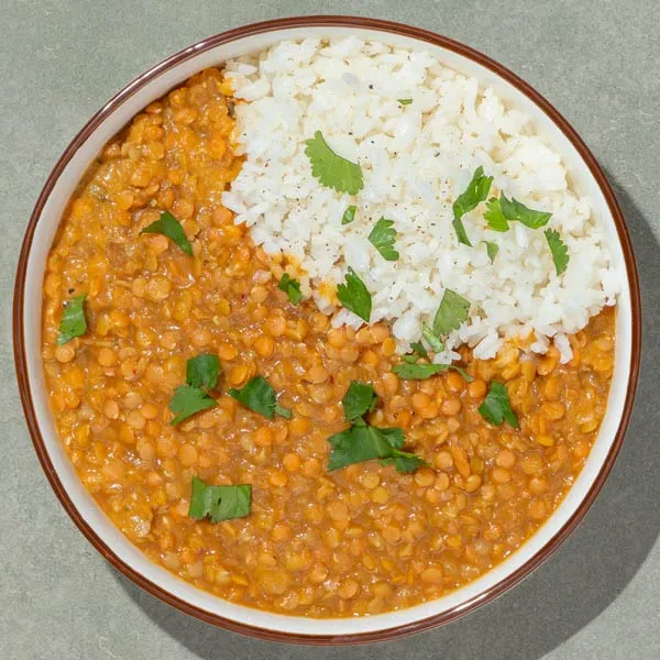 Dhal de lentejas rojas con arroz