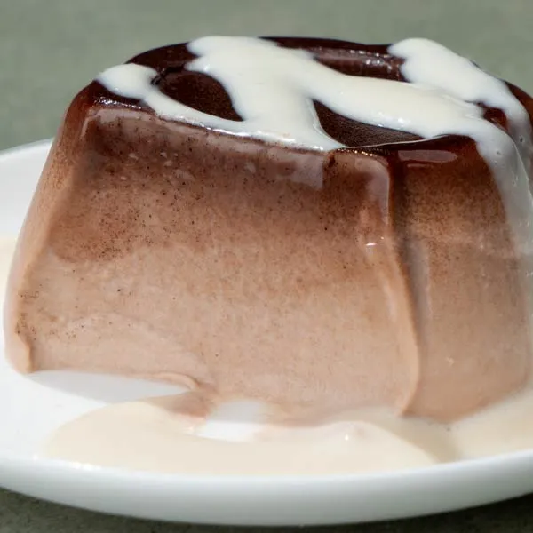 Pannacotta de cacao con salsa de almendras